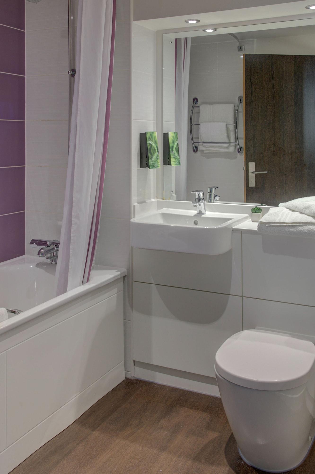Premier Inn Huddersfield West Kültér fotó