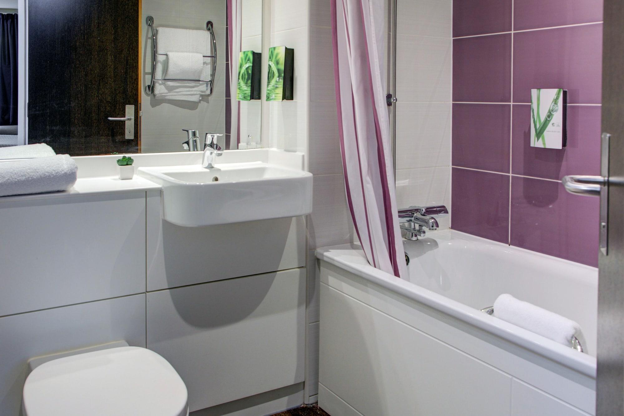 Premier Inn Huddersfield West Kültér fotó