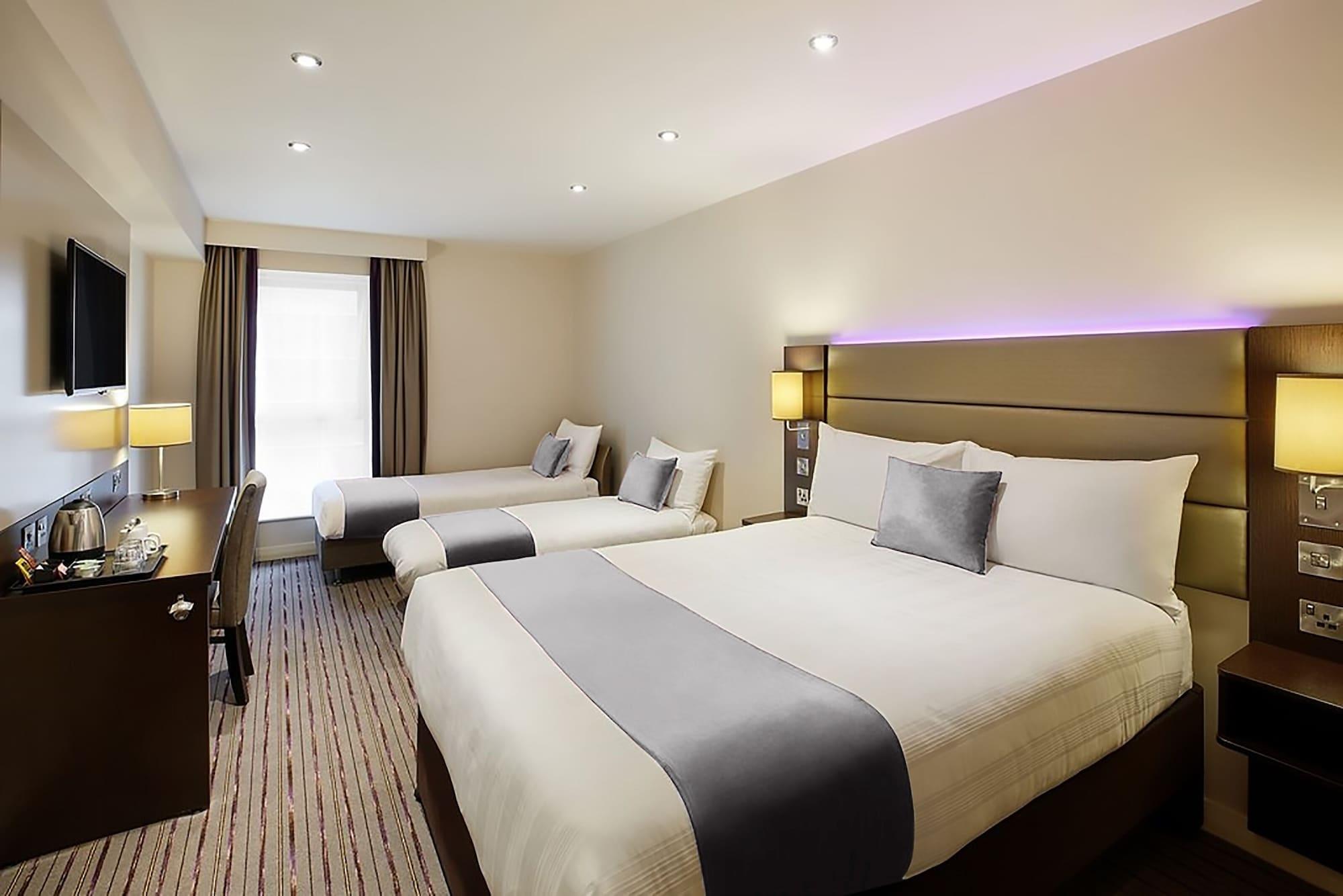 Premier Inn Huddersfield West Kültér fotó