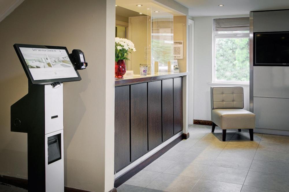 Premier Inn Huddersfield West Kültér fotó