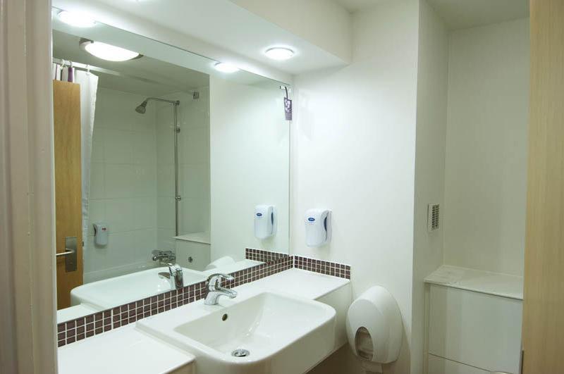 Premier Inn Huddersfield West Kültér fotó