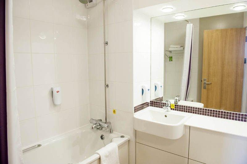 Premier Inn Huddersfield West Kültér fotó