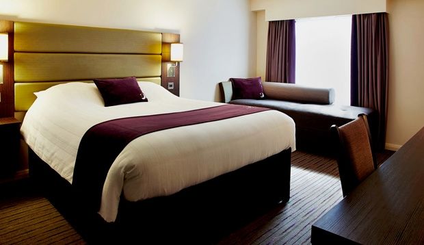 Premier Inn Huddersfield West Kültér fotó